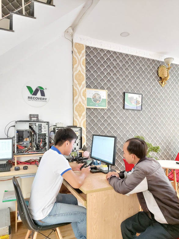 kiểm tra ổ cứng và báo giá trực tiếp